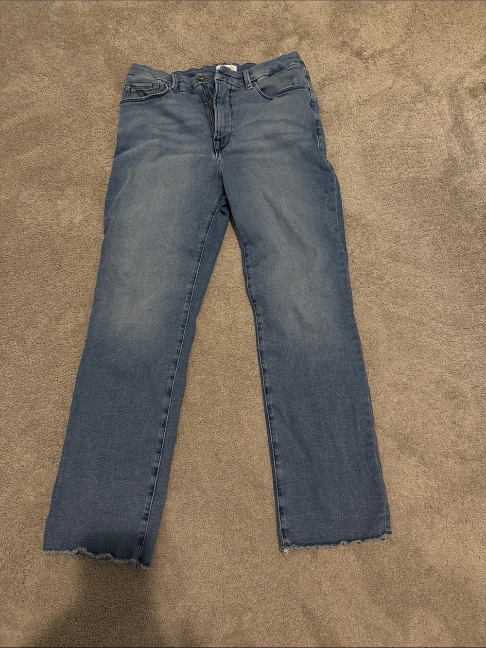 Good American Straight Leg Jeans in Medium Blue Wash